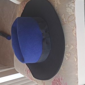 Stetson    Women Wool  2tone Fedora   black&blue with bow. S